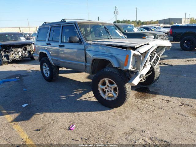  Salvage Jeep Cherokee