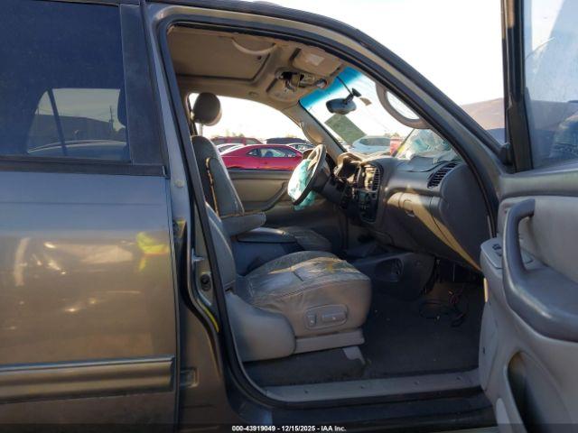 Toyota Sequoia Sr5 V8 Image 7