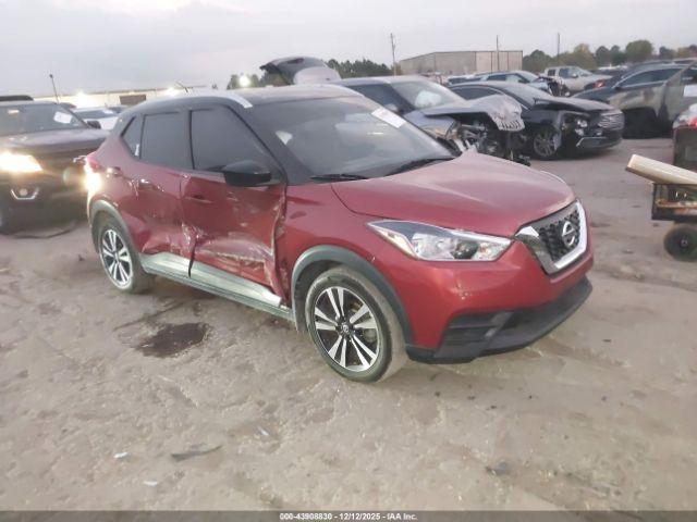  Salvage Nissan Kicks