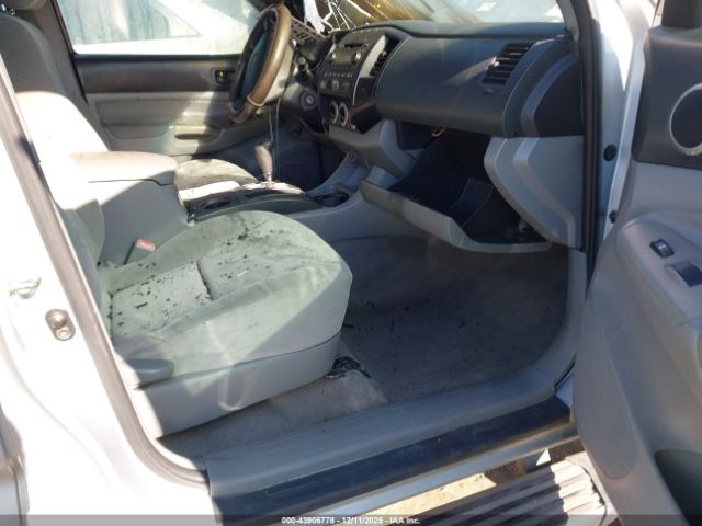 Toyota Tacoma Prerunner V6 Image 4