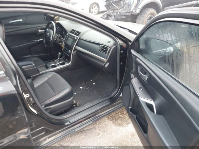 Toyota Camry Se Image 6