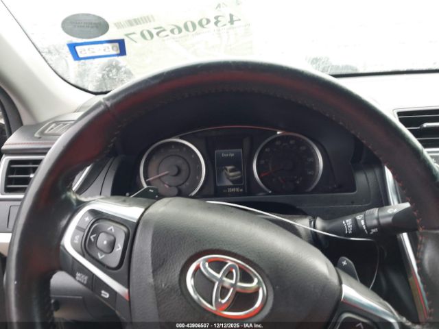 Toyota Camry Se Image 16