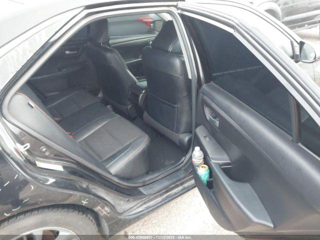 Toyota Camry Se Image 11