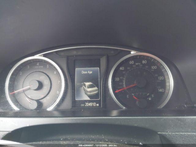 Toyota Camry Se Image 14