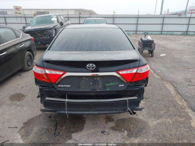 Toyota Camry Se Image 3