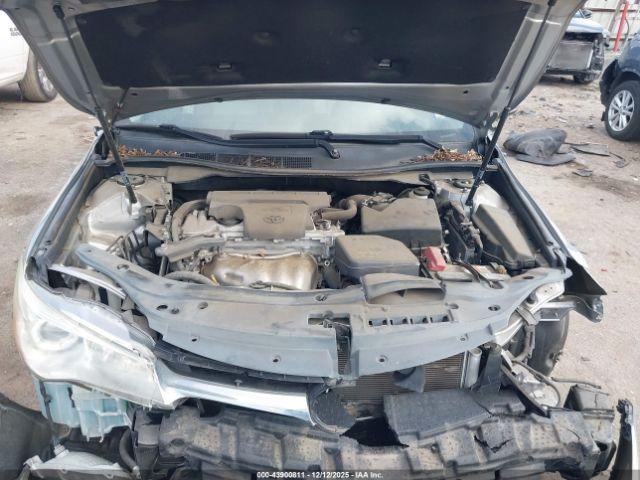 Toyota Camry Le Image 7