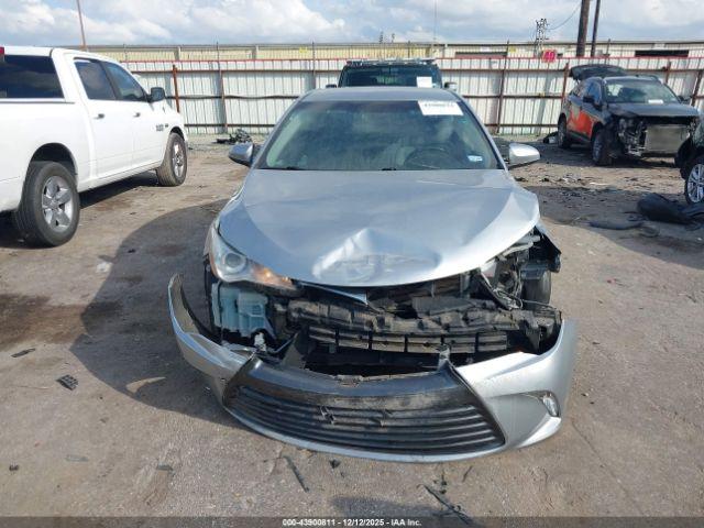 Toyota Camry Le Image 16