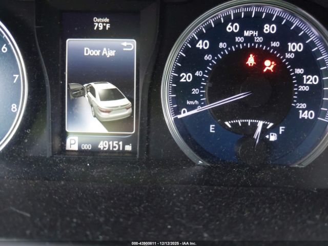 Toyota Camry Le Image 13