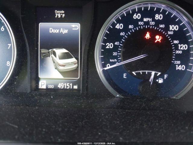 Toyota Camry Le Image 13