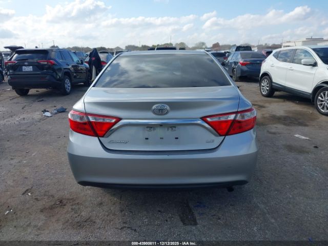 Toyota Camry Le Image 14