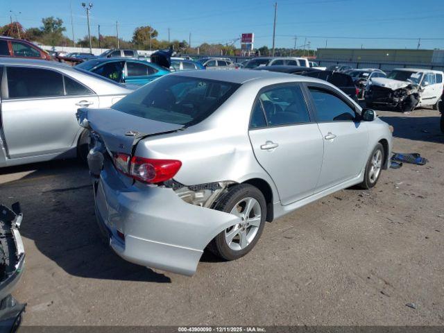 Toyota Corolla S Image 8