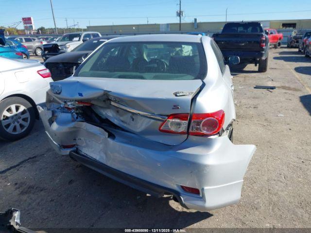 Toyota Corolla S Image 2