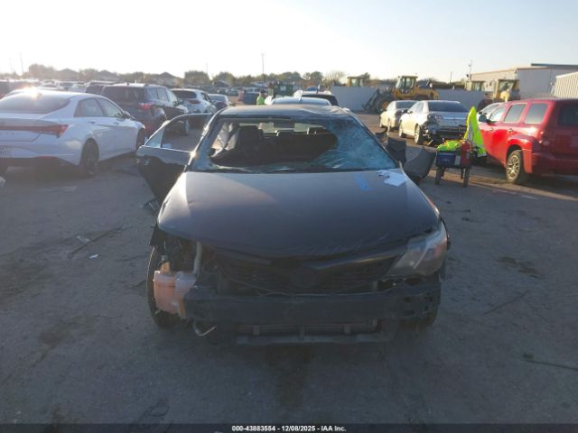 Toyota Camry Se Image 6