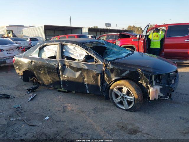 Toyota Camry Se Image 15