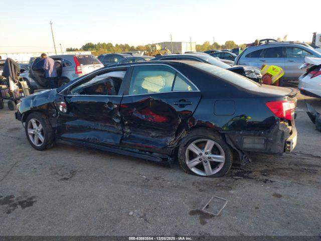 Toyota Camry Se Image 2