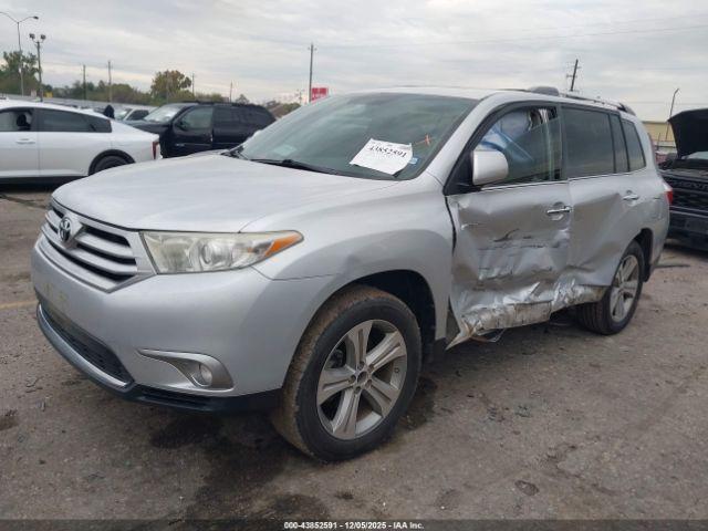 Toyota Highlander Limited V6 Image 10