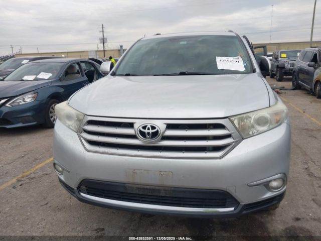 Toyota Highlander Limited V6 Image 13