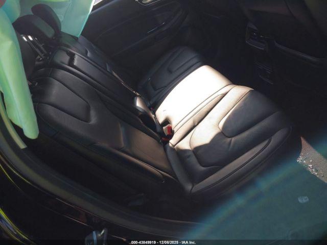 Ford Edge Titanium Image 14