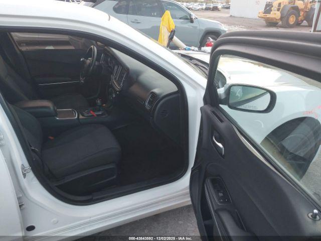 Dodge Charger Sxt Rwd Image 3