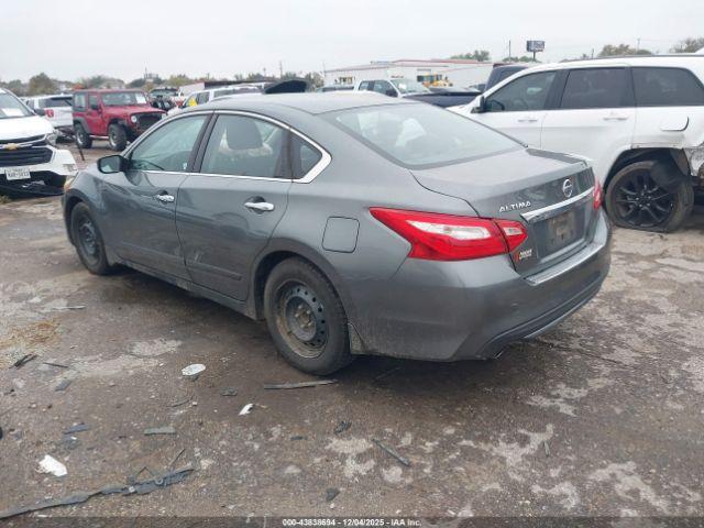 Nissan Altima 2.5 S Image 2