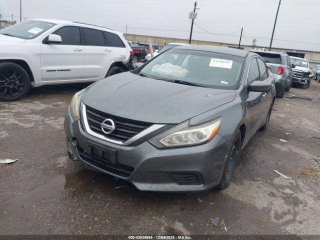 Nissan Altima 2.5 S Image 6