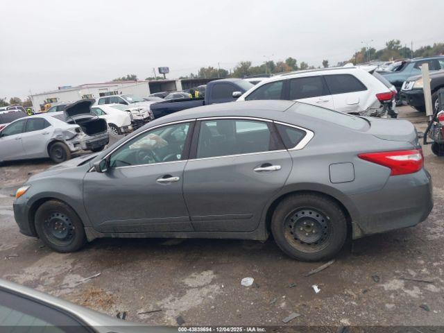 Nissan Altima 2.5 S Image 10