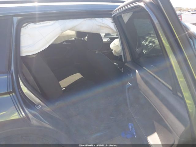 Volkswagen Tiguan 2.0t S Image 8