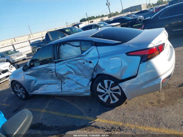 Nissan Altima S Fwd Image 14