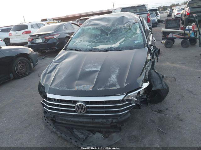 Volkswagen Jetta Image 2