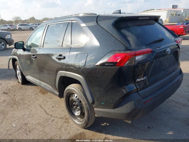 Toyota RAV4 Xle Image 3