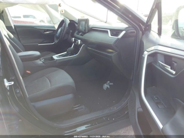 Toyota RAV4 Xle Image 6