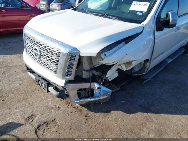 Nissan Titan Sl Image 4