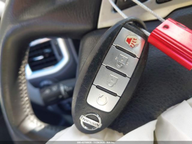 Nissan Titan Sl Image 8