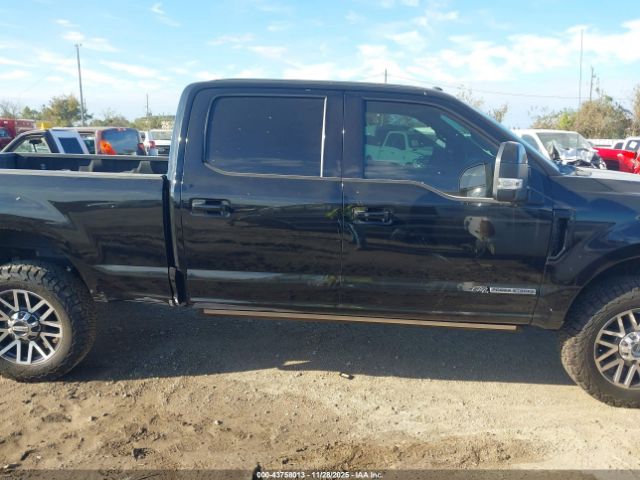 Ford F-250 Lariat Image 14