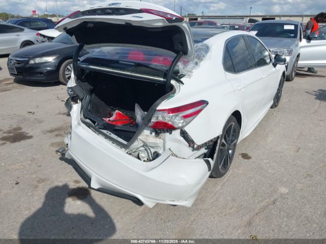 Toyota Camry Xse Image 12