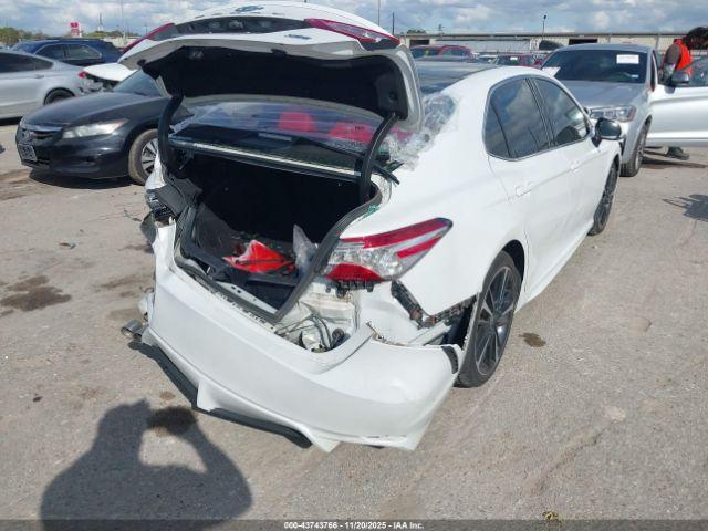 Toyota Camry Xse Image 12