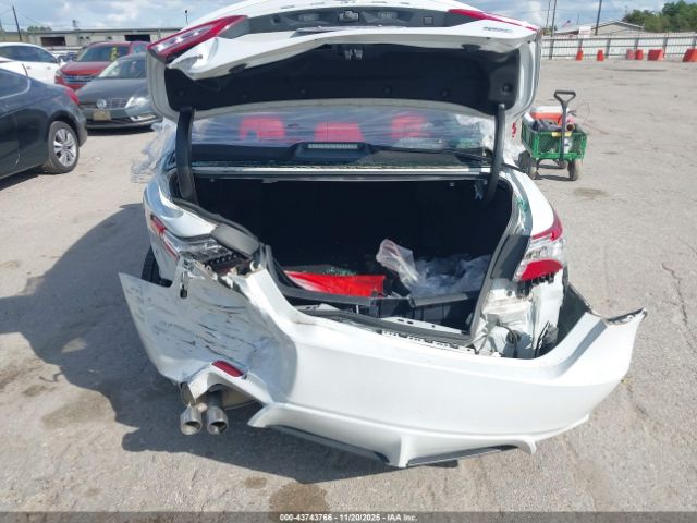 Toyota Camry Xse Image 8