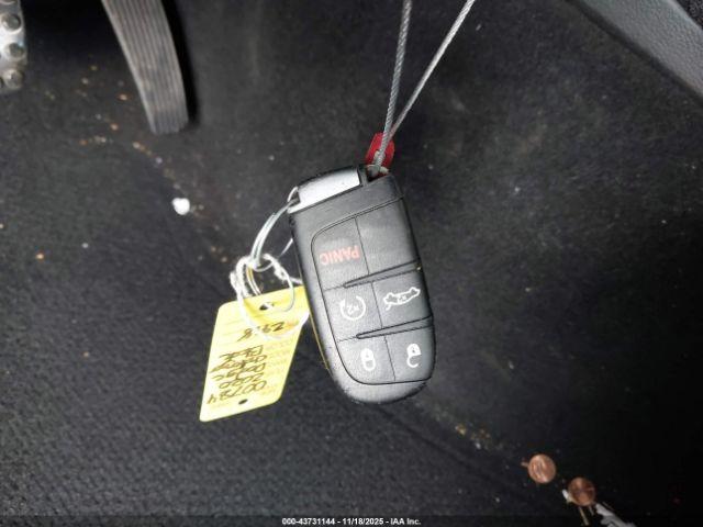 Dodge Challenger Image 8