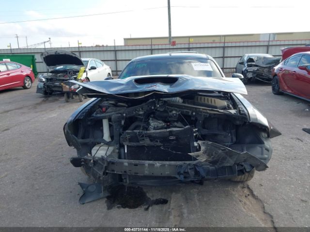 Dodge Challenger Image 9