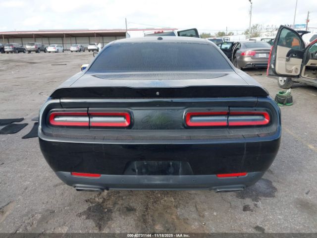Dodge Challenger Image 5