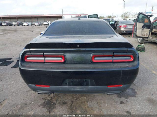 Dodge Challenger Image 5