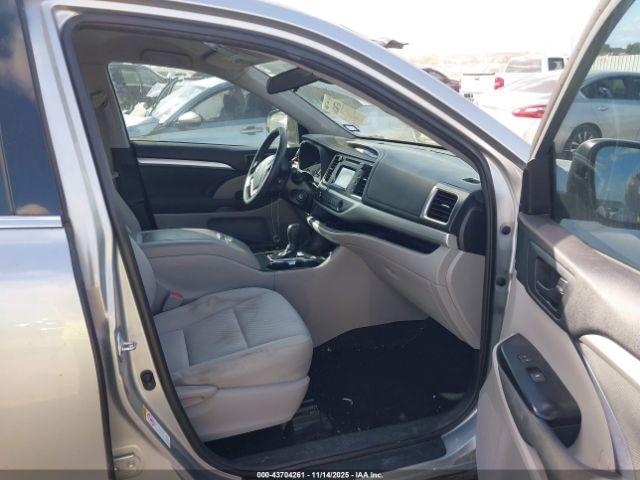 Toyota Highlander Le Image 7