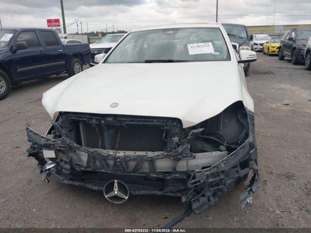 Mercedes-Benz E-Class Image 12