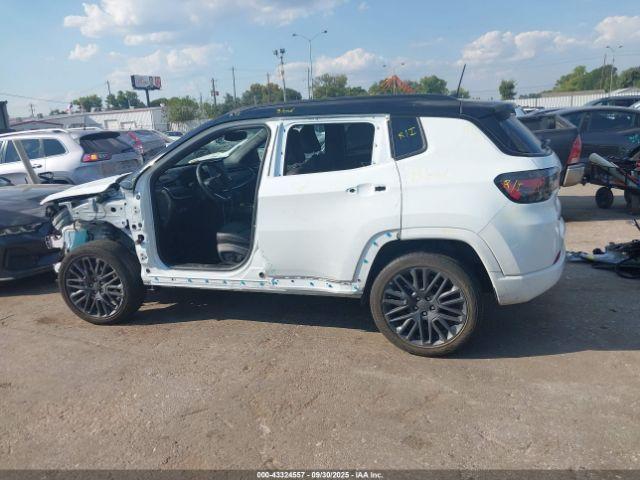 Jeep Compass Limited 4x4 Image 6