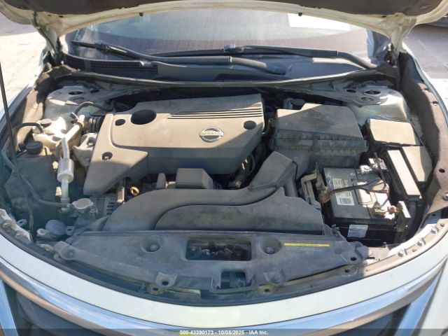 Nissan Altima Image 6