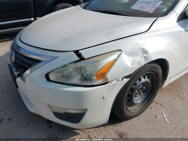 Nissan Altima Image 9