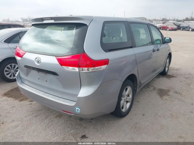 Toyota Sienna Base 7 Passenger Image 13