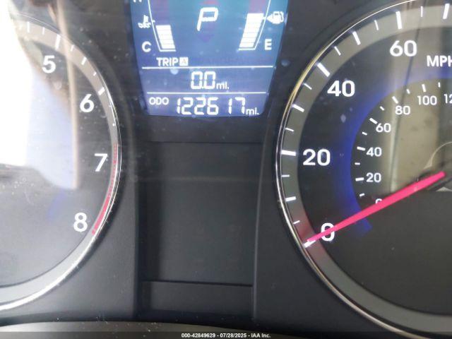 Hyundai ACCENT Gls Image 11