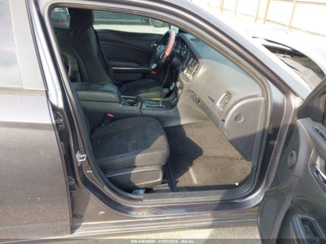 Dodge Charger Se Image 6