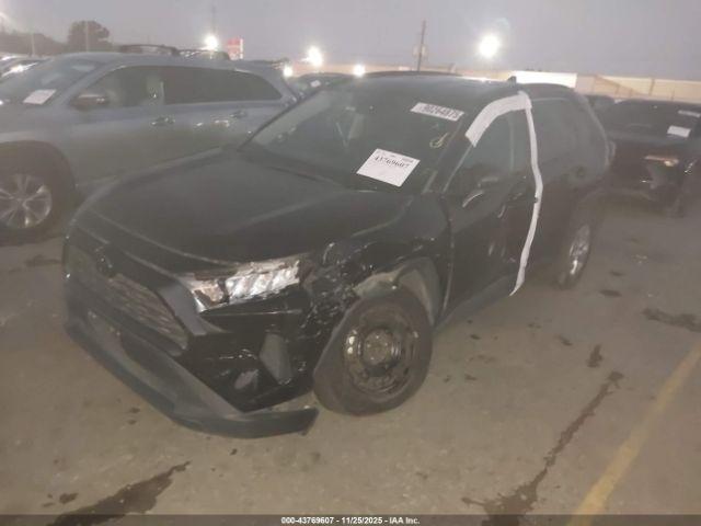 Toyota RAV4 Le Image 14